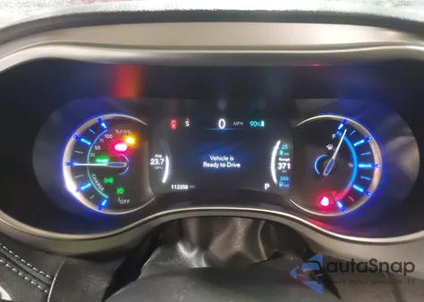 2017 Chrysler Pacifica Hybrid Platinum z USA, uszkodzony, nr VIN 2C4RC1N70HR710950